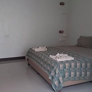 Standard Zimmer mit Kingsize-Bett